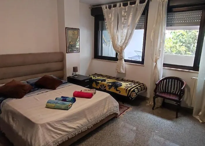 Daire Castle Area Old Town Flat With Terrace And 2 Bari