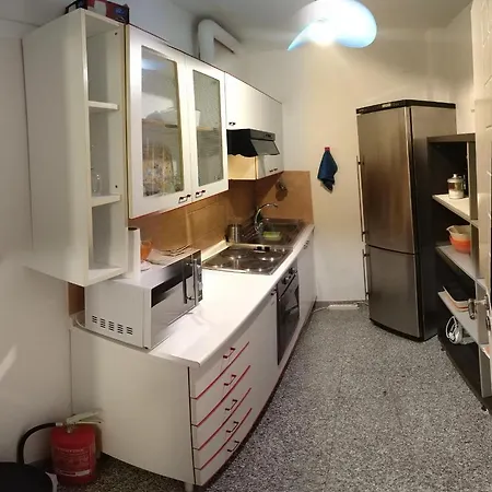 Castle Area Old Town Flat With Terrace And 2 Bari